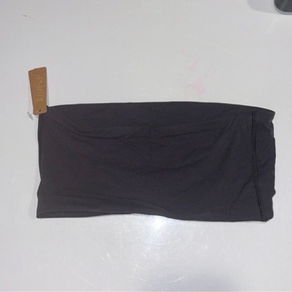 Skims Fits Everybody Bandeau Bra | Onyx NWT size s - Picture 3 of 5